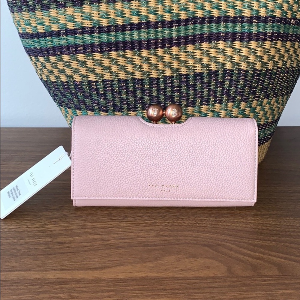 📌 Ted Baker London JOSIEY Scripted Bobble Purse - Picture 1 of 7